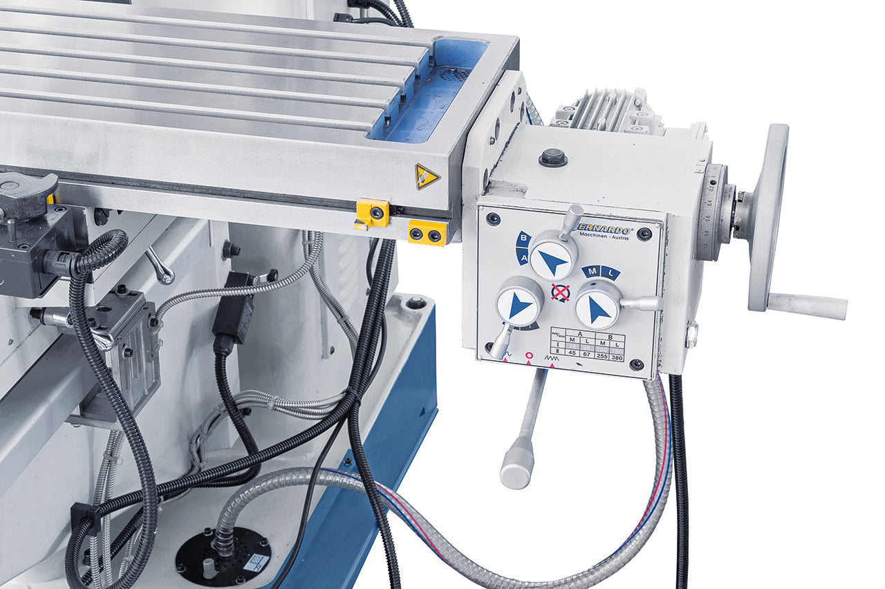 Bernardo UWF 90 inkl. 3-Achs-DRO ES-12 H und pneumat. WK-Klemmung 02-1228XL0