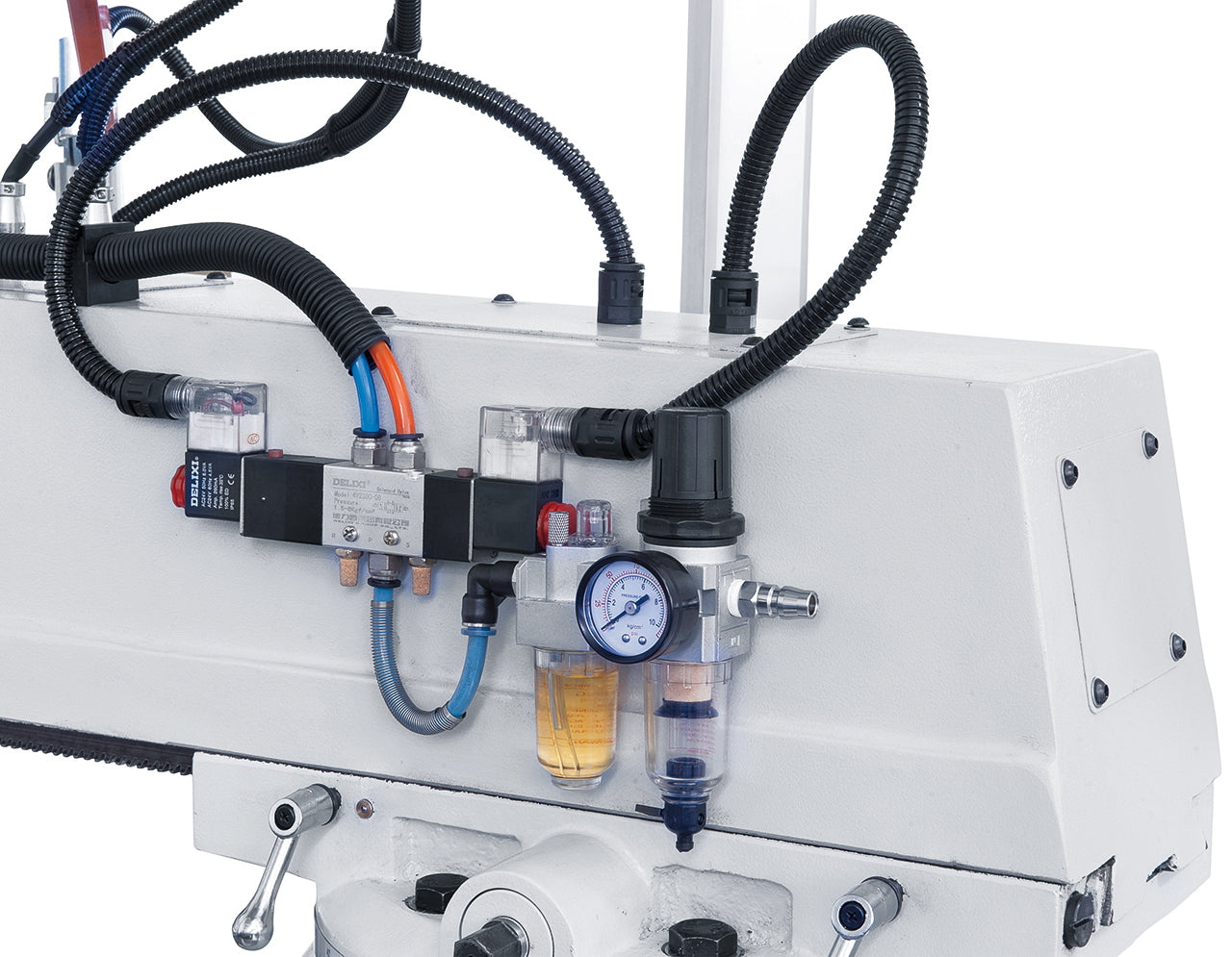Bernardo UWF 90 inkl. 3-Achs-DRO ES-12 H und pneumat. WK-Klemmung 02-1228XL0