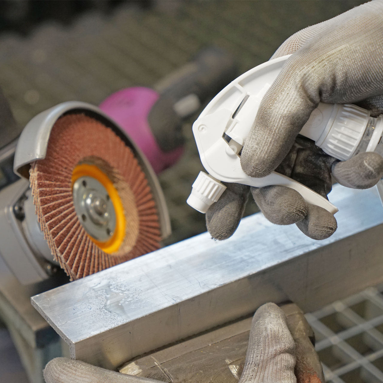 "Eisenblätter 40010k KÄNGURU ALU-FIX Öl 5 Liter Kanister inkl. leere Sprühflasche"