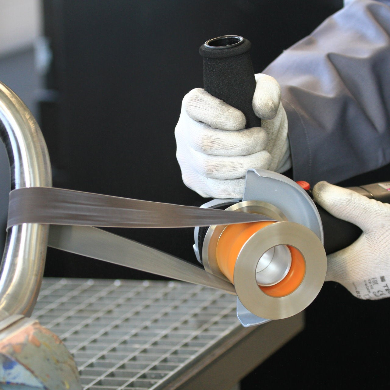 "Eisenblätter 49345 POLY-PTX® Trizact Band 30 x 600 mm, Korn 400 / A 45  by Eisenblätter"