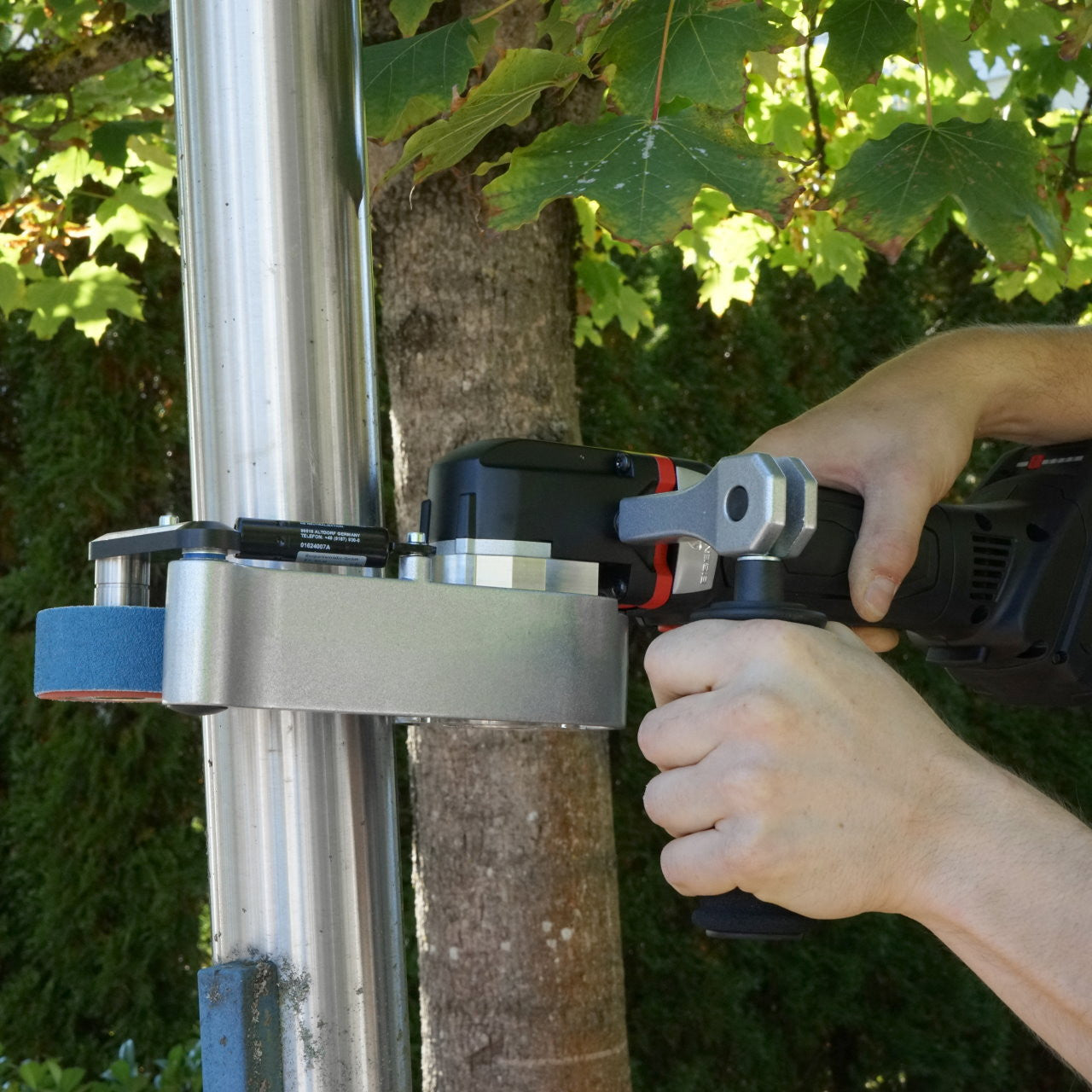 "Eisenblätter 38041 ROHR MAX® AKKU Grundset (EU) Ladegerät 220-240 Volt, im Koffer inkl. 2 Akkus  by Eisenblätter"