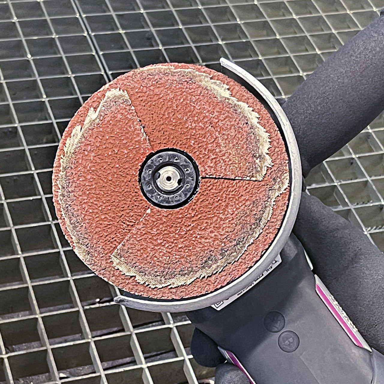 Eisenblätter 82211 COLDSTEEL® RazorFlap® 125 mm x M14, Korn 36 Spezial-Fächerschleifscheibe